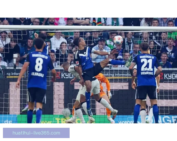 斯图加特球迷愤怒抛折叠椅事件引发多特球员受惊风波